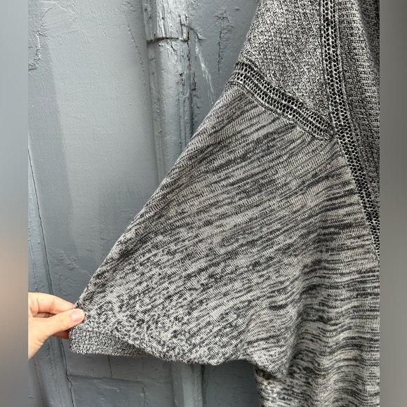 Lululemon Breeze Easy Wrap, size M - Picture 9 of 12